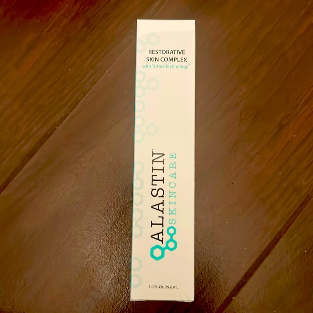 Restorative Skin Complex with TriHex Technology